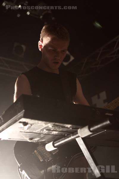 MOHA - 2011-10-03 - PARIS - Point Ephemere - 